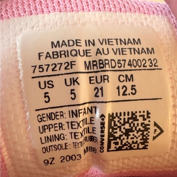 Baby girl converse shoes very cute - Picture 4 of 4